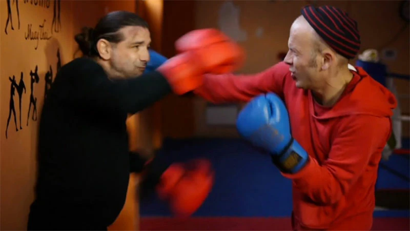 Le Boxeur chancelant (Les Monteuses et monteurs associ&eacute;s)