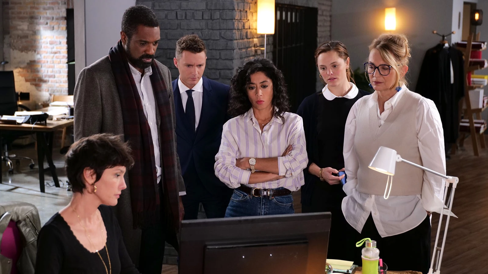 Le Code &ndash; Saison 1 (Les Monteuses et monteurs associ&eacute;s)