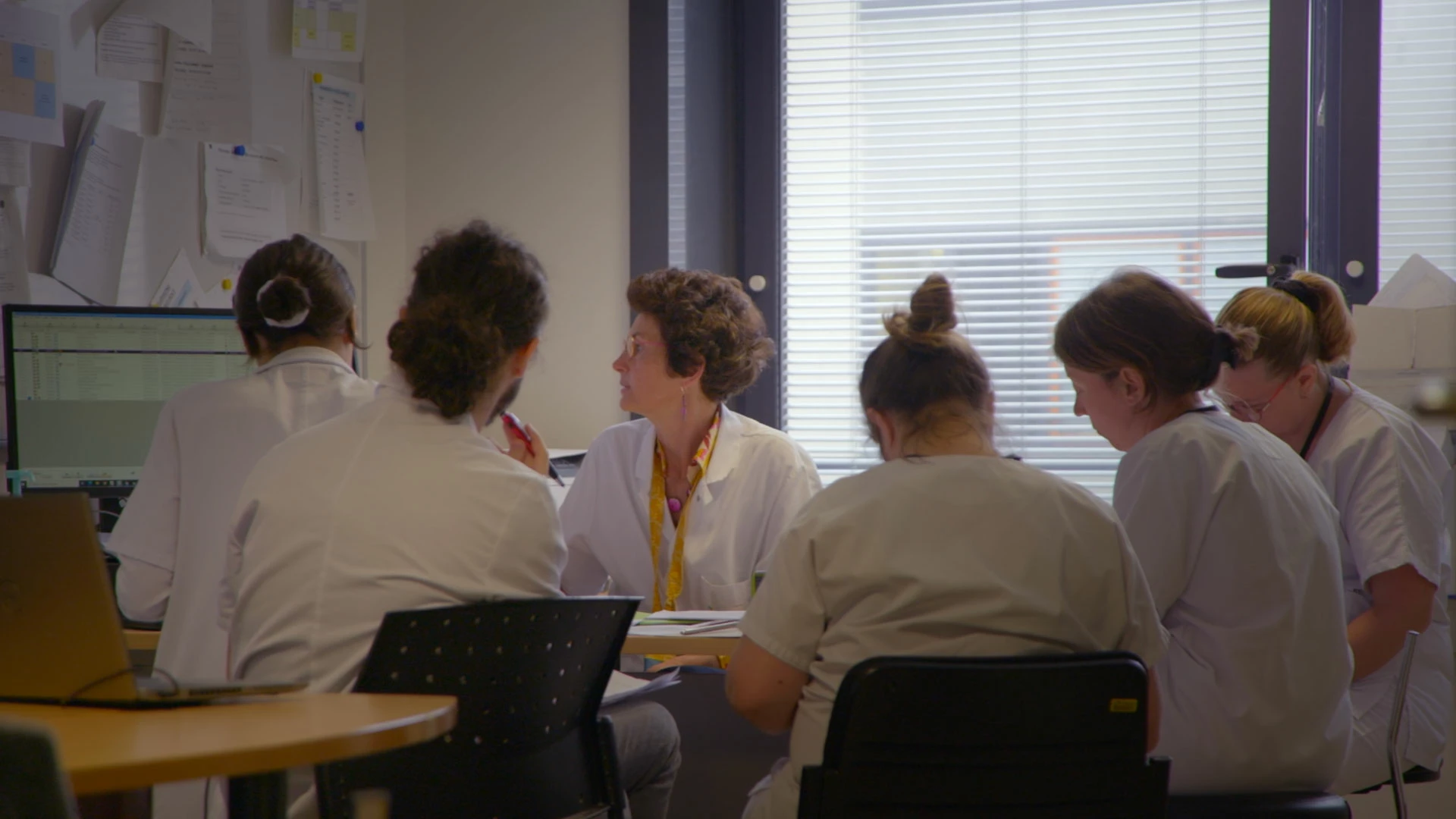 Le Dilemme d'Hippocrate (Les Monteuses et monteurs associ&eacute;s)