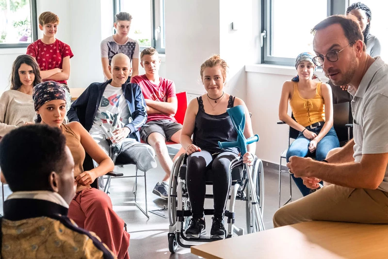 Les Bracelets rouges&nbsp;- Saison 2 (Les Monteuses et monteurs associ&eacute;s)