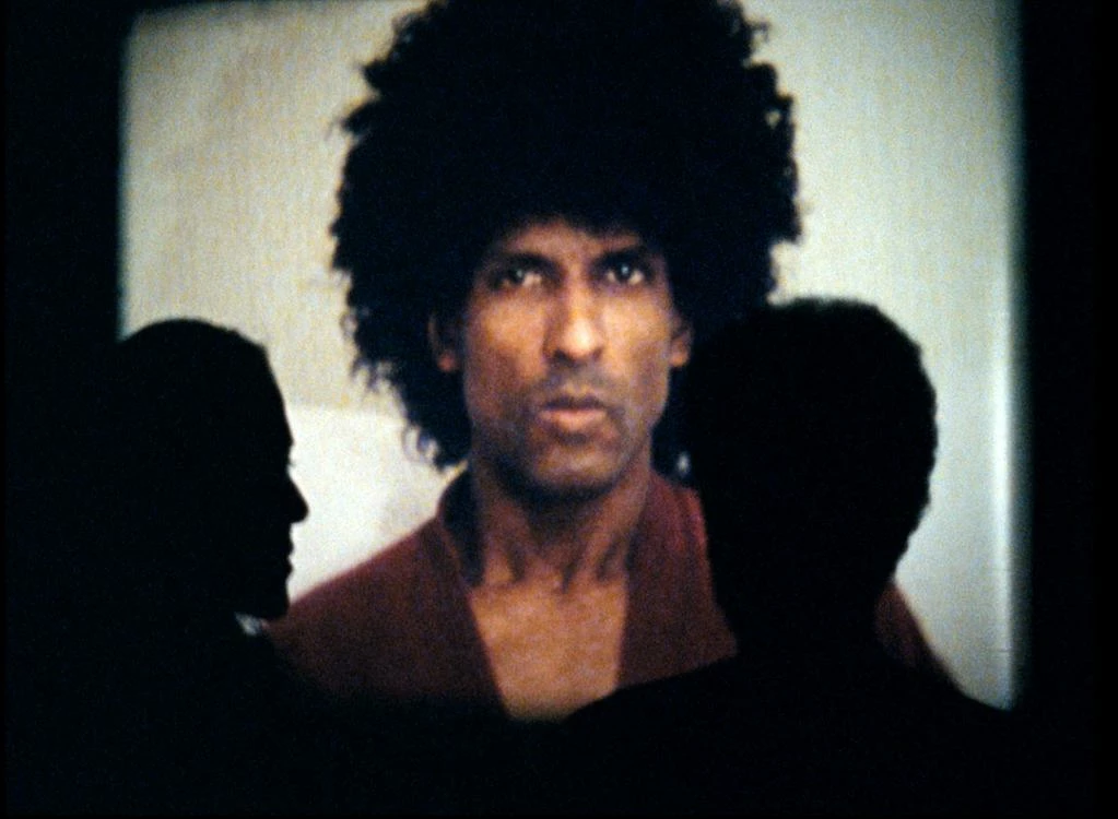 L&egrave;v la t&egrave;t dann f&egrave;nwar (Quand la nuit se soul&egrave;ve) (Les Monteuses et monteurs associ&eacute;s)