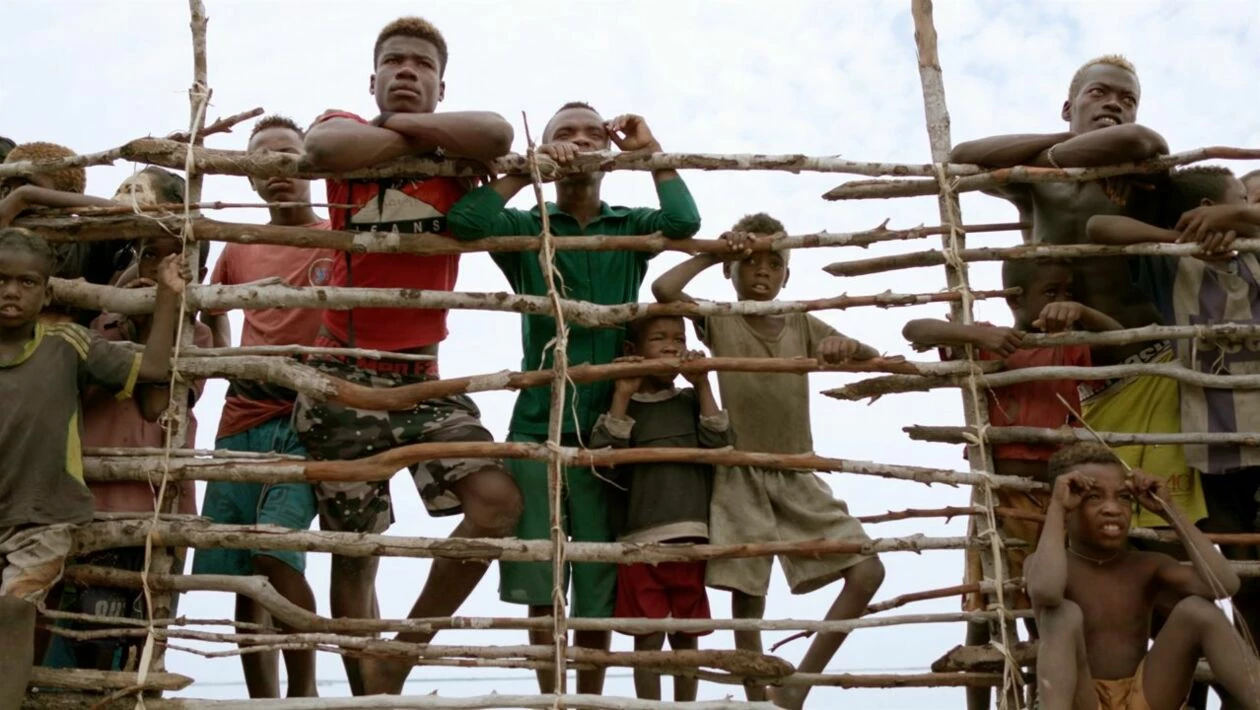 Madagascar, sans terre ni mer (Les Monteuses et monteurs associ&eacute;s)